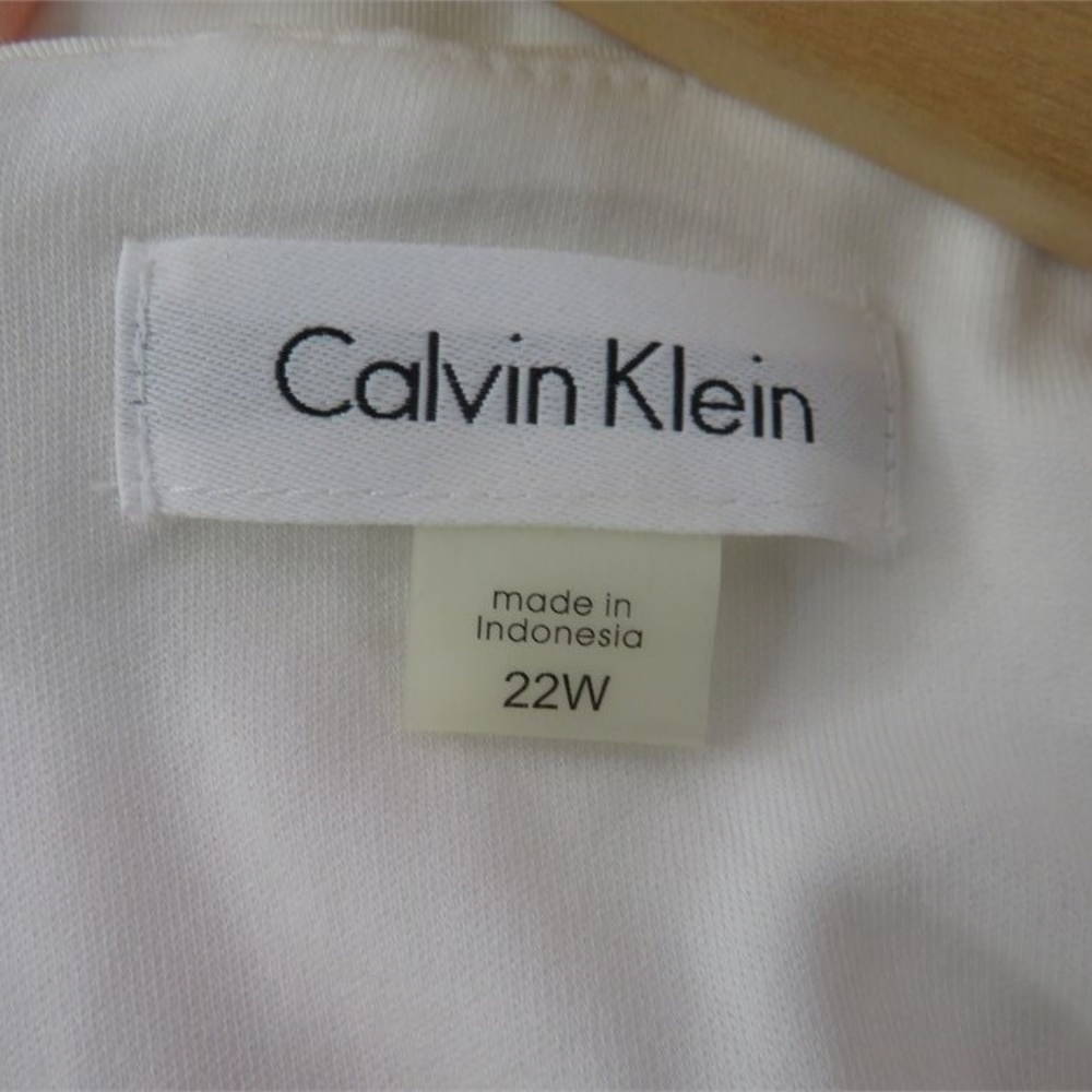 Calvin Klein White and Pink Pleated Cap Sleeve Dress - Picture 5 of 5